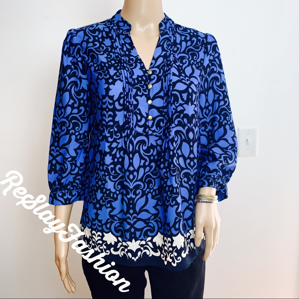💜 Banana Republic Blue print Top💜